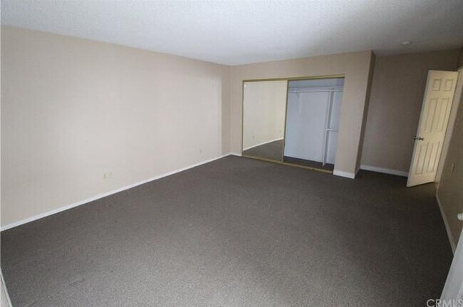Building Photo - 6565 Mojave Ave