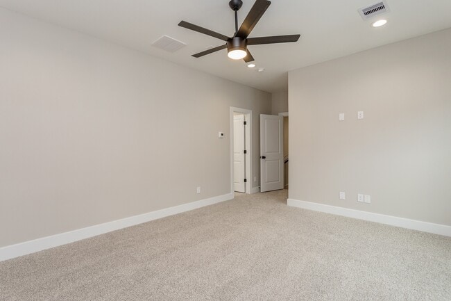 Building Photo - 1439 W 25th St