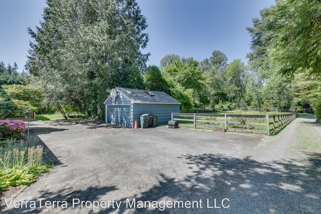 Building Photo - 3 br, 2 bath House - 7658 NE 12th St