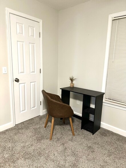 Master Bedroom Desk - 455 Sandy Oak Drive