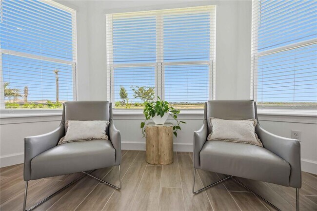 Building Photo - 10116 Silent Night Ln