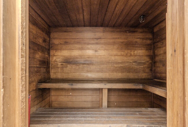 Building Photo - 10 E Ontario St