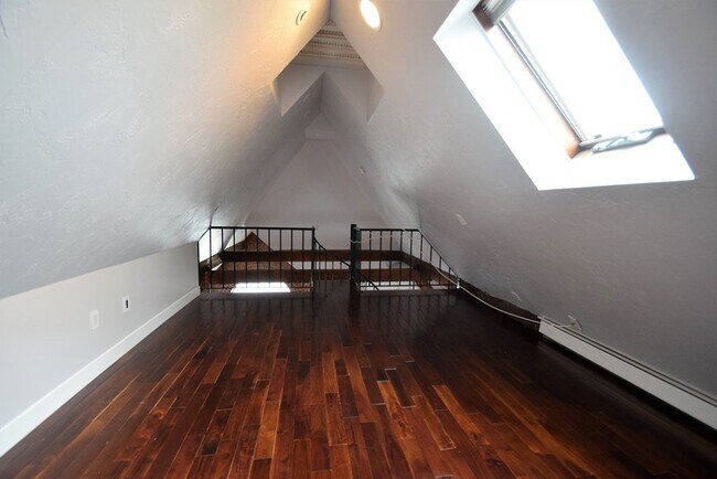 Building Photo - 444 Western Ave