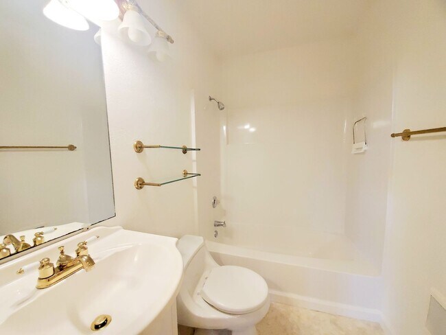 Building Photo - Top floor studio with large patio & greenb...