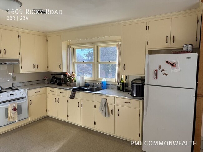 Building Photo - 1609 Ricky Rd