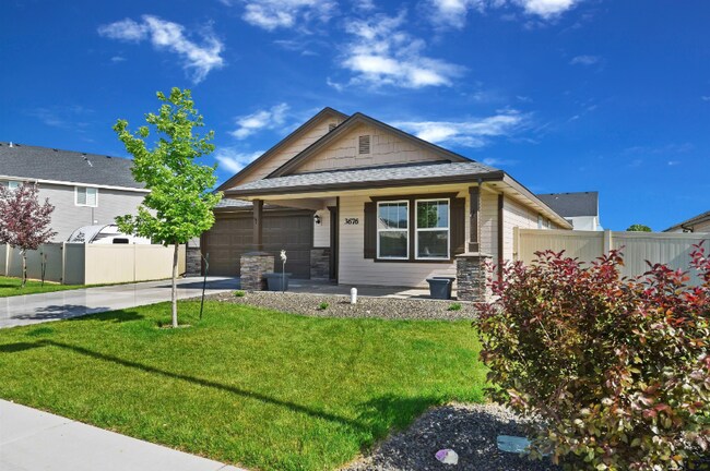 Building Photo - 3676 E Hags Head St