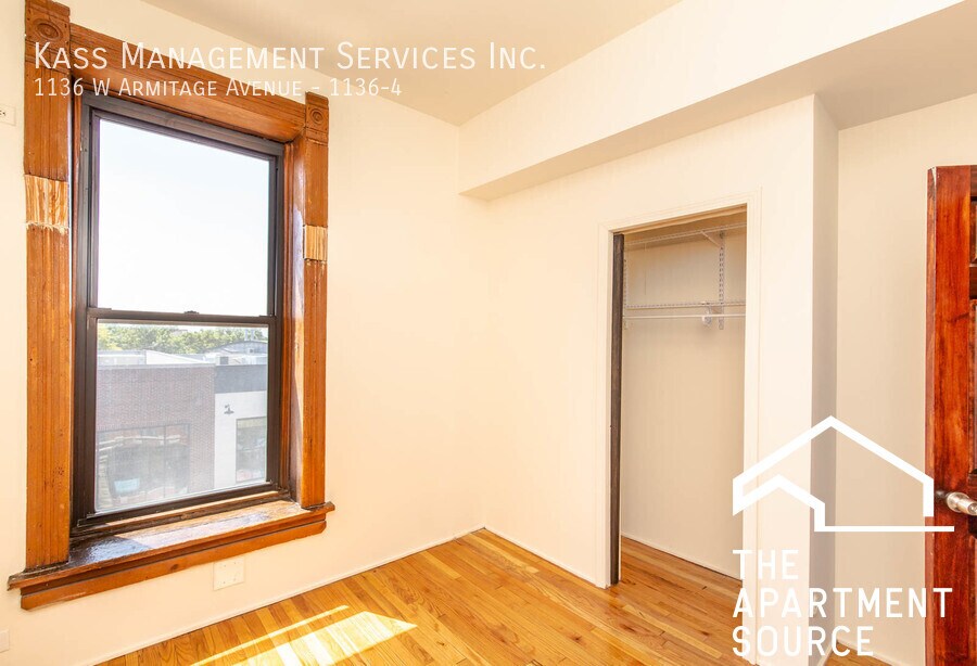 Building Photo - 1130 W Armitage Ave