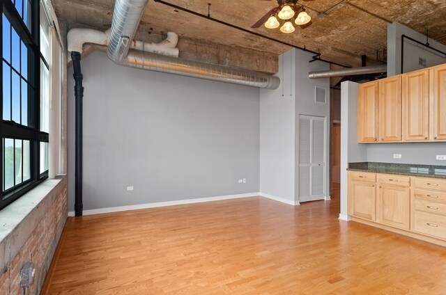 Building Photo - 3963 W Belmont Ave