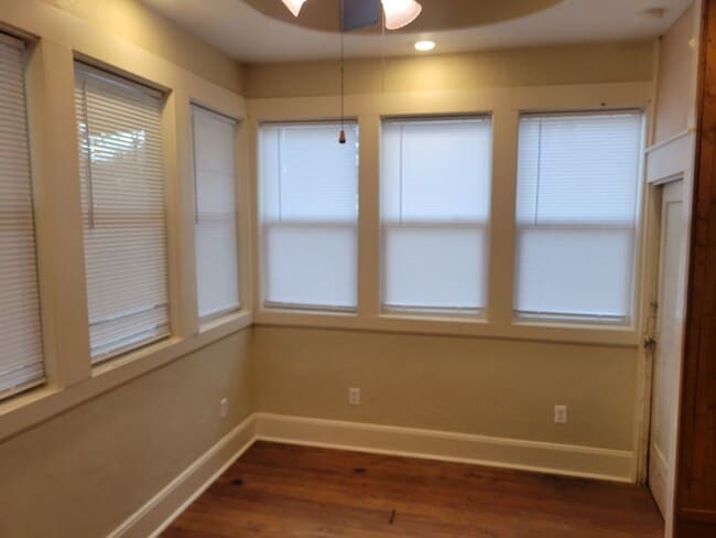 Building Photo - 2 Bedroom, 2 Bathroom! Huge Shop building ...