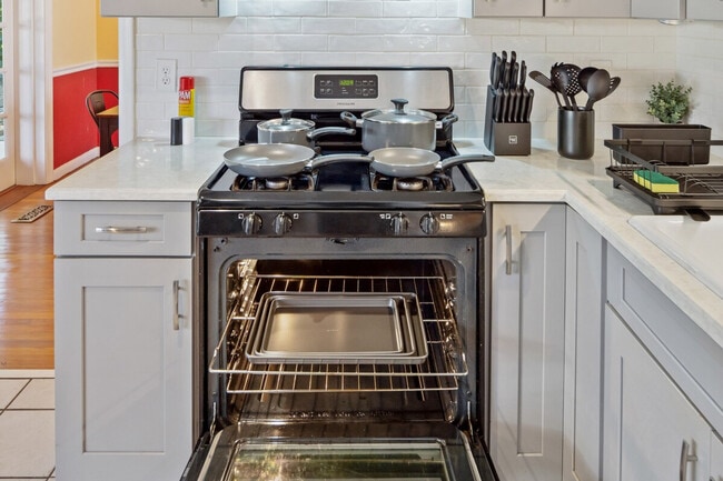 Building Photo - 710 SE Maynard Rd