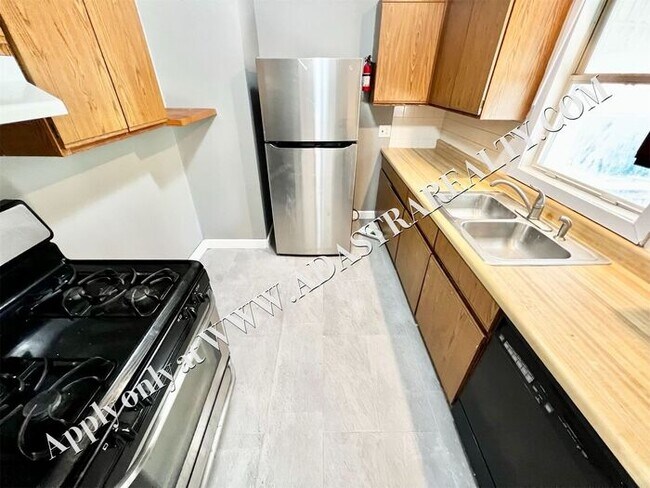 Building Photo - Very Nice 3 bedroom Home in Kansas City, MO-Available in FEBRUARY!!