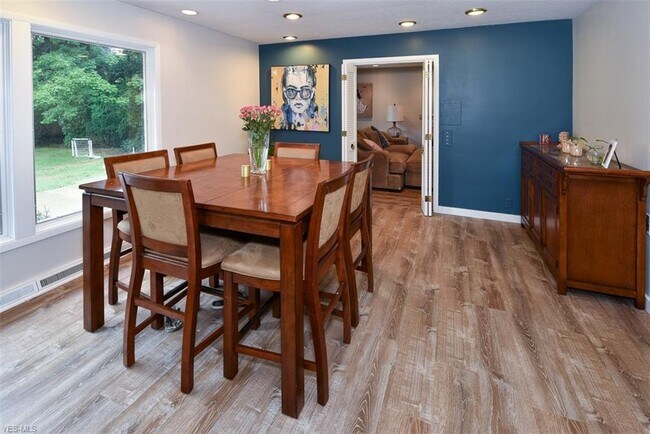 Building Photo - 24735 Twickenham Dr