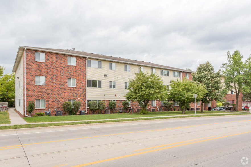 225-n-hyland-ave-225-n-hyland-ave-ames-ia-50014-apartment-finder