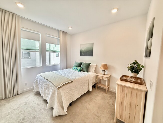 Building Photo - 806 S Grable Cir