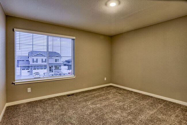 Building Photo - 4 Bedroom home in Windsor