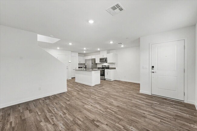 Building Photo - 9653 Horseshoe Cyn St