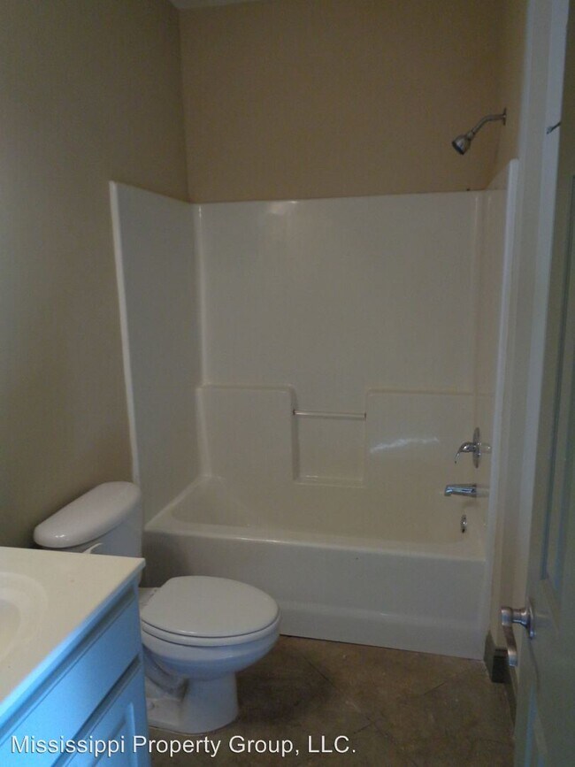 Building Photo - 3 br, 3 bath House - 101 Mondrian Place