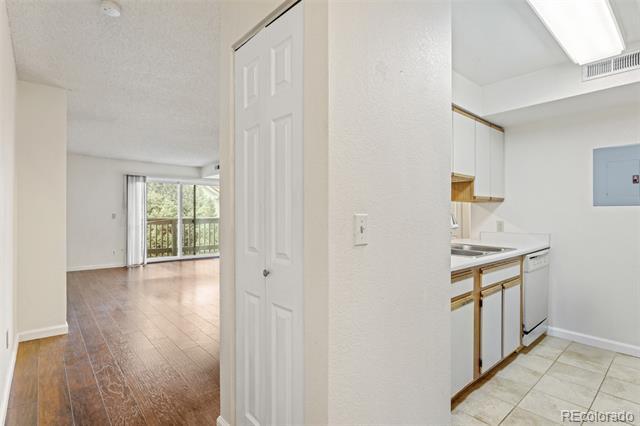 Building Photo - 6435 S Dayton St