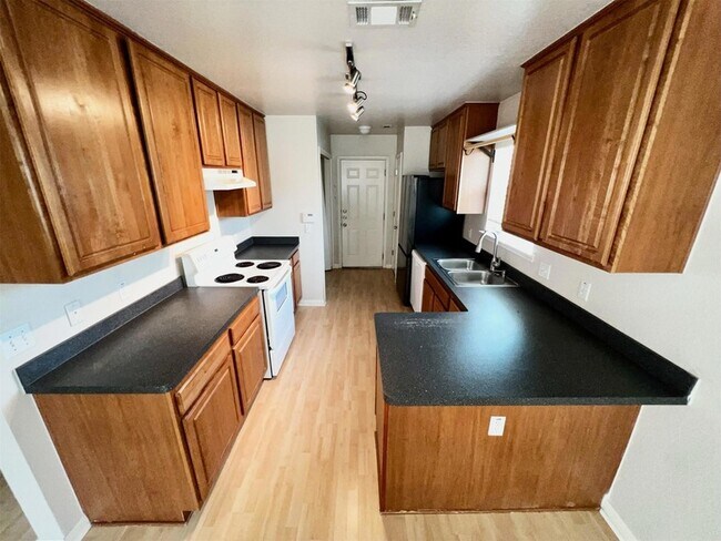 Building Photo - 803 Sable Trail Ct