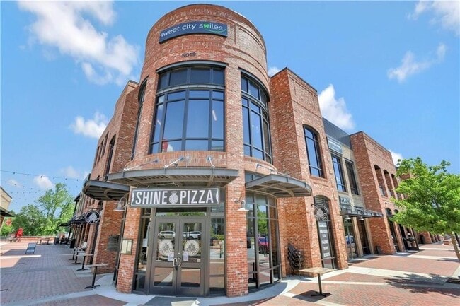 Building Photo - 1276 Ainsworth Alley