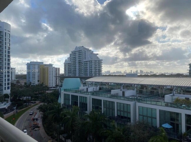 Building Photo - 6039 Collins Ave