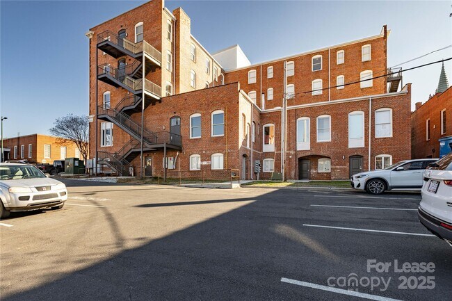 Building Photo - 197 N 2nd St