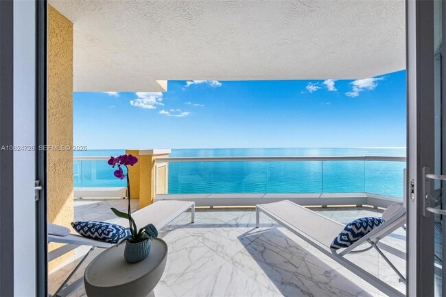 Building Photo - 17875 Collins Ave