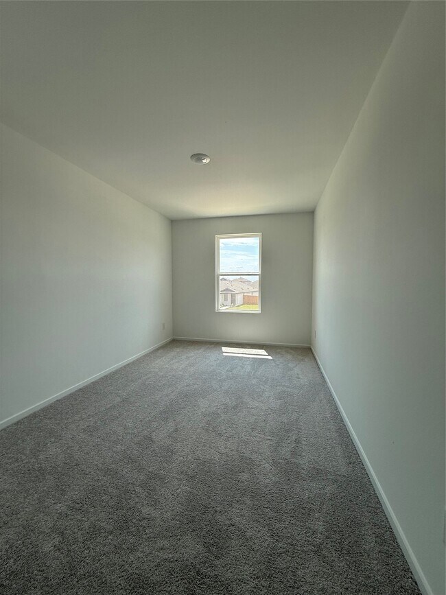 Building Photo - 3061 Fantasy Ter Dr