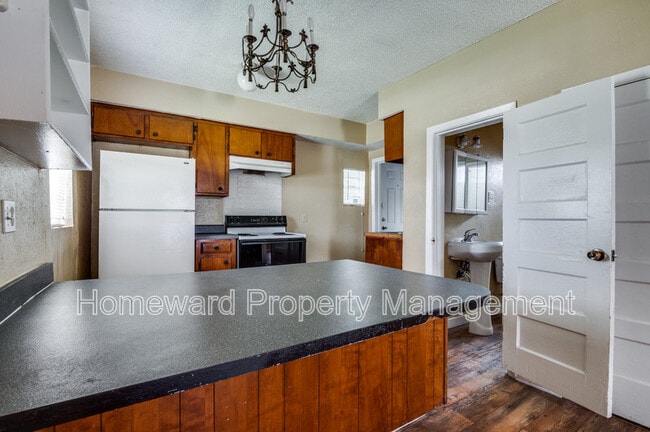 Building Photo - 318 Overlook Dr