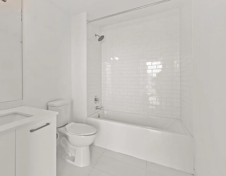 Building Photo - 151 SE 1st St