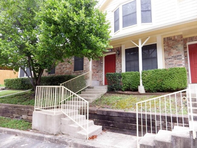 Building Photo - 11901 Swearingen Dr