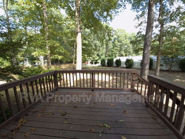 Building Photo - 6002 Oak Landing Dr