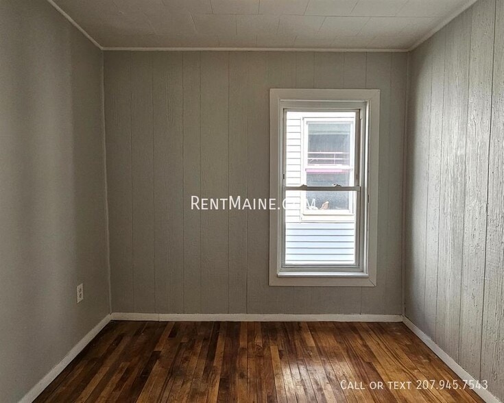 Building Photo - 27 Elm St