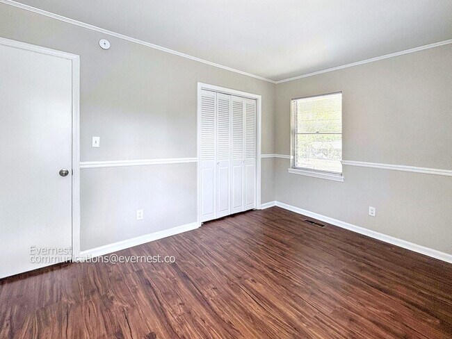 Building Photo - 976 Ridgewood Cir