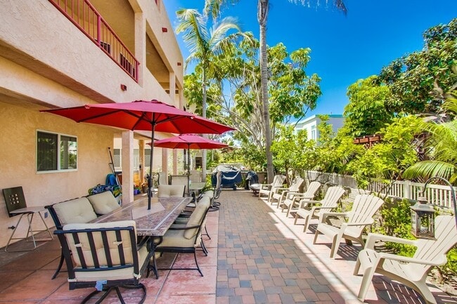 Building Photo - South Mission Beach | Fully Furnished 3BR/3BA Condo | Utilities Included | Available 9/1/26–5/5/27
