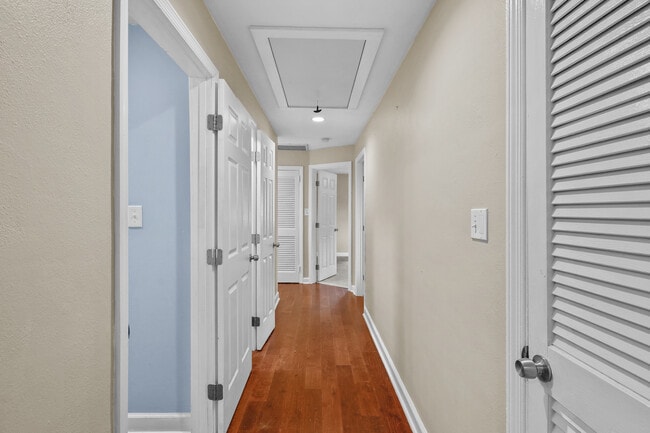 Building Photo - Spacious 4-Bedroom, 2.5-Bath Home E Duffy