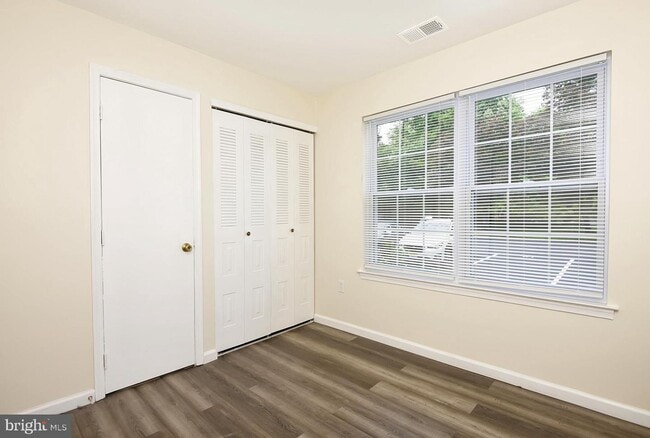 Building Photo - 11 Coral Tree Ct