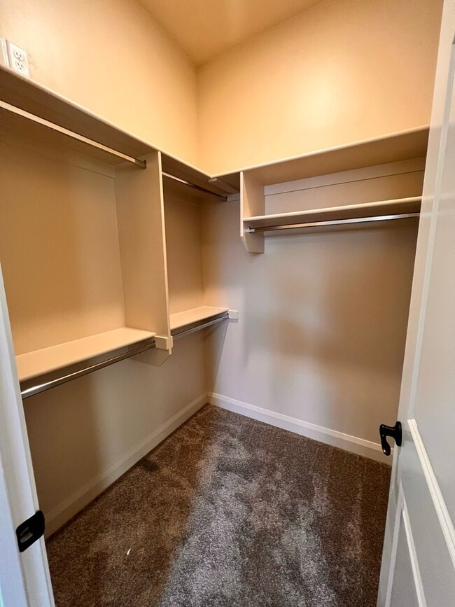 Building Photo - Townhome in Hurricane