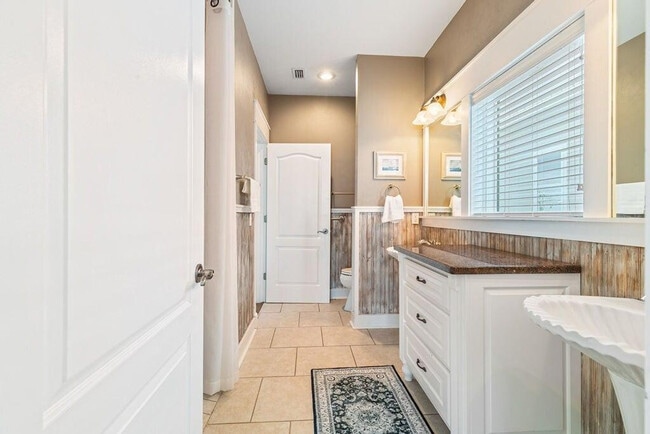 Building Photo - 8515 Surf Dr