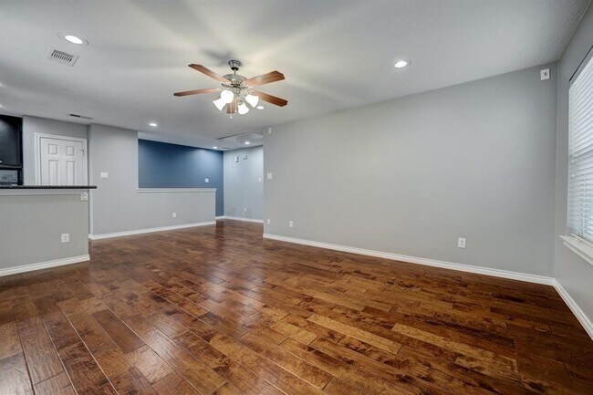 Building Photo - 1405 Bailey St
