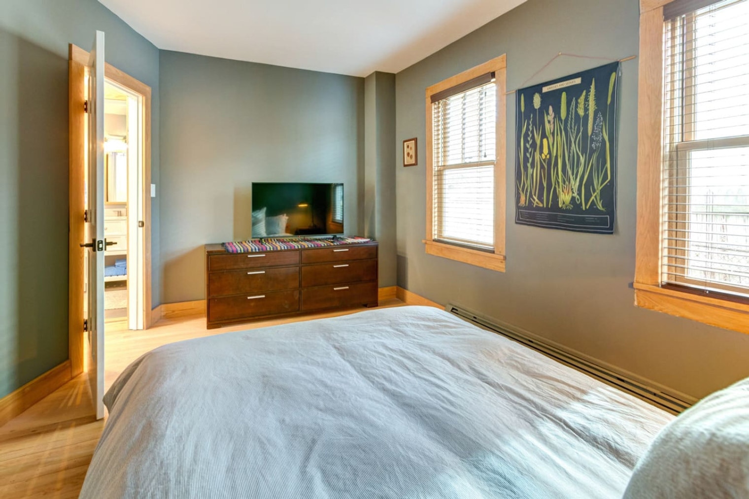 Building Photo - 155 Swart St