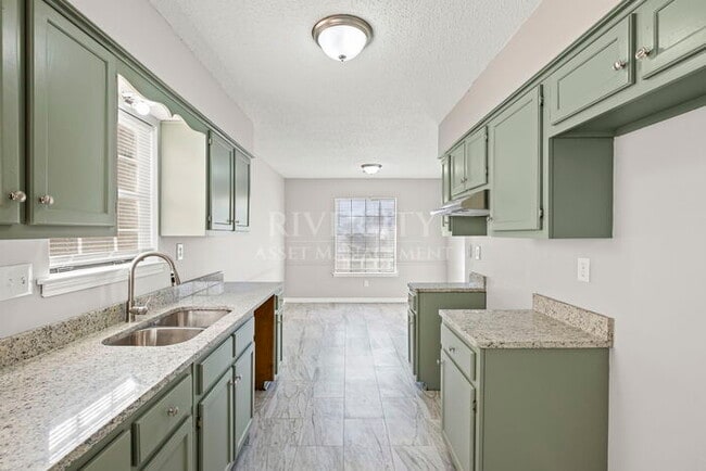 Building Photo - A MUST SEE IN SOUTHEAST MEMPHIS!!!! SECTION 8 WELCOMED !!!!!