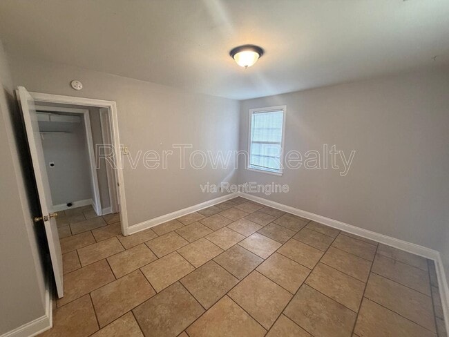 Building Photo - 3633 N Lloyd Cir