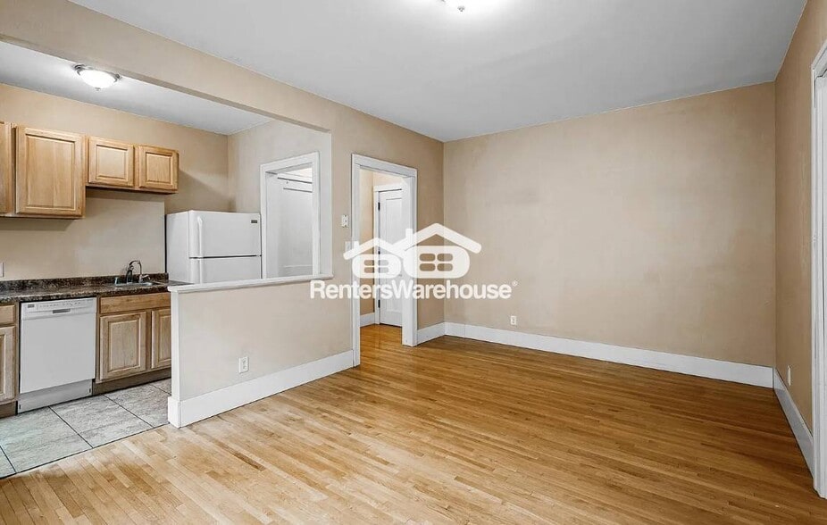 Building Photo - 2218 Nicollet Ave