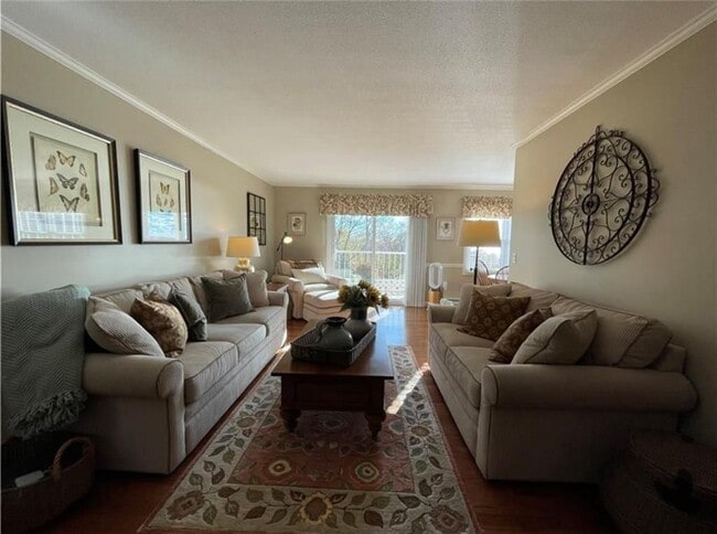 Building Photo - 41 Bullocks Point Ave