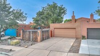 Building Photo - Midtown Santa Fe 3 Bed, 2 Bath, 2 Car Gara...