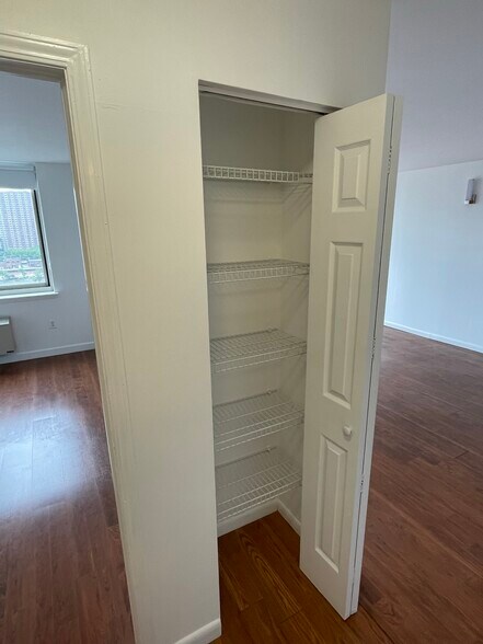 Closet - 20 2nd St