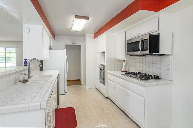 Building Photo - 11543 Swinton Ave