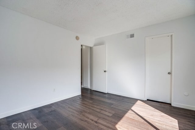 Building Photo - 22038 Vanowen St