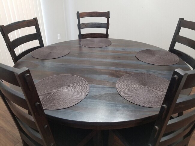 Building Photo - 12810 Roosevelt Ln